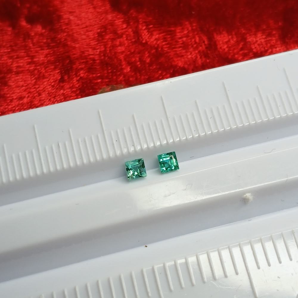 Princess Cut Green Pair Of Emerald Gemstones 2.5mm